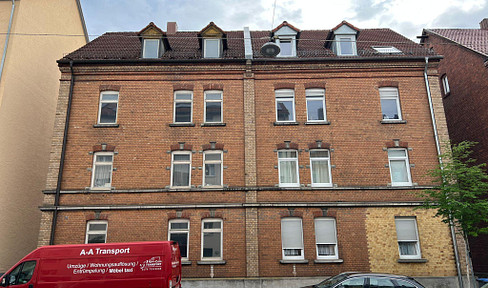 Centrally located duplex apartment, also suitable for owner-occupiers.