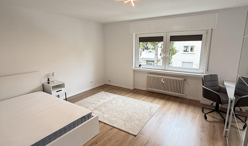 Nice, furnished room in a shared apartment, located in a prime area, in a recently renovated building.