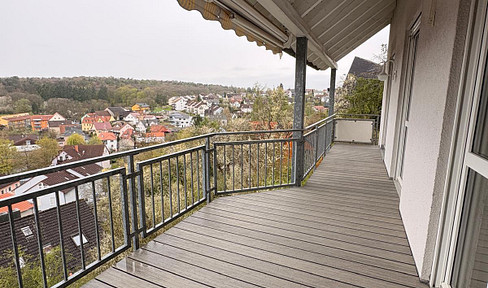 4-Zimmer-Maisonette, 133 m², Balkon, EBK, Carport & Stellplatz in Würzburg-Oberdürrbach