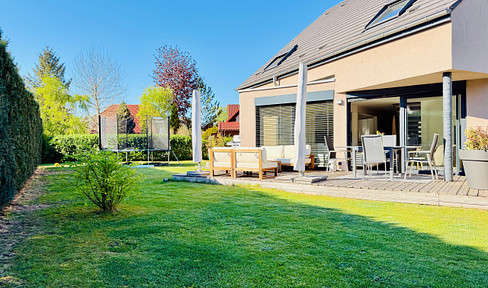 NEW: Family-friendly detached house, comprehensively renovated, with a large garden | No commission fees.
