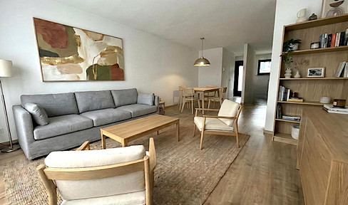 VON PRIVAT: Modernes Reihenmittelhaus mit Dachterrasse und Garten in ruhiger Lage von Kaufbeuren