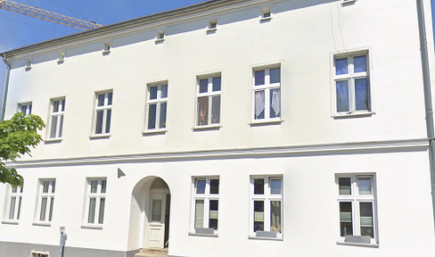 2 apartments with large living rooms available in Fürstenwalde.