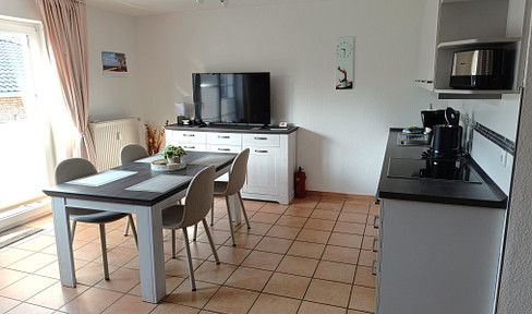 Turnkey holiday apartment with harbor views - Lauterbach, Rügen.
