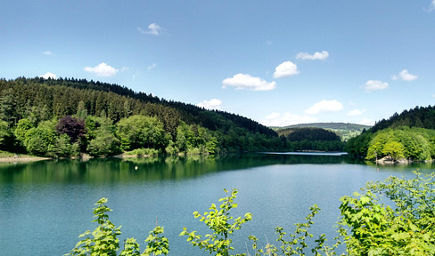 Schöne 2,5 Zimmer Wohnung 70 qm - Nähe Aggertalsperre EBK & Stellplatz