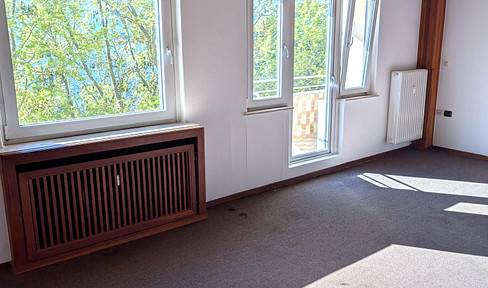 Helle 2- Zimmer- Wohnung mit Balkon, Wohnung in zentraler Lage