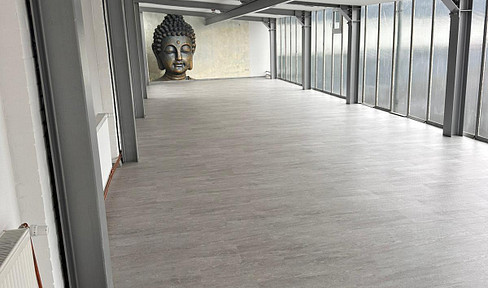 Helle 100m² Gewerbefläche im Fitnessstudio