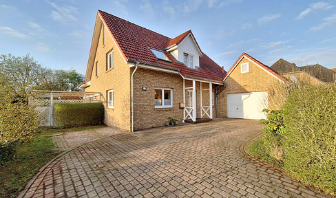 Detached house in a desirable residential area in Heide.