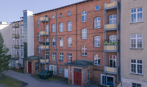 Helle, sanierte 2-Zimmer-Wohnung mit Balkon