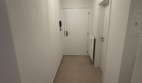 Completely renovated, available immediately. 2.5-room maisonette apartment.