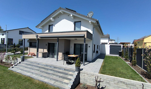 Stylish KfW-40+ single-family home – modern, energy-efficient, and commission-free!