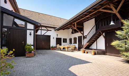 Property complex with 4 units - Investment property, yield 12.7%.