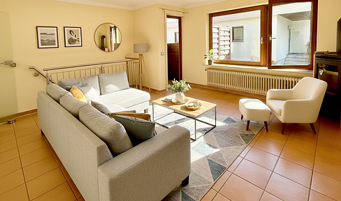 73 qm 3-Zimmer-Wohnung + 33 qm Hobby/Nutzraum, Terrasse, EBK, & TG-Stellplatz zentral in Metzingen