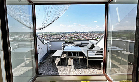 Panoramic views of Lauffen - Cozy and sunny with a balcony - High-quality bathroom - Fitted kitchen and garage.