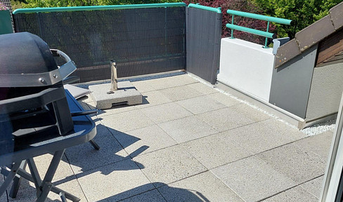SG-Gräfrath, +++Top-Lage+++ freie 3-Zimmer-Maisonette mit Loggia, zwei Vollbädern, Carport