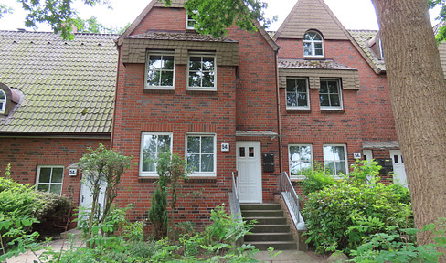 PLEASE NO MORE INQUIRIES!!!!! Beautiful maisonette apartment, spread over two floors.