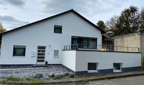 Einfamilienhaus mit einem Geschäftshaus, Direkt am Bahnhof, Schweizer Grenze