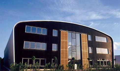 Exclusive office floor with a loft-like feel, 306 square meters, located in Brühl Ost.