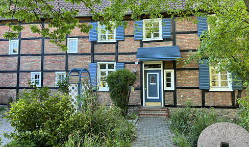 Historisches Juwel im Grünen     ---           Frisch renoviertes Fachwerk-Idyll in Hamm-Sandbochum