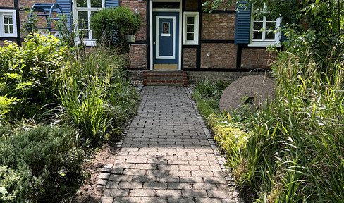 Historisches Juwel im Grünen     ---           Frisch renoviertes Fachwerk-Idyll in Hamm-Sandbochum