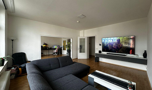 Beautiful, 139 square meter apartment in a historic building – perfect for your family.
