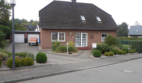 3-room attic apartment in a 2-family house, located in Boostedt.