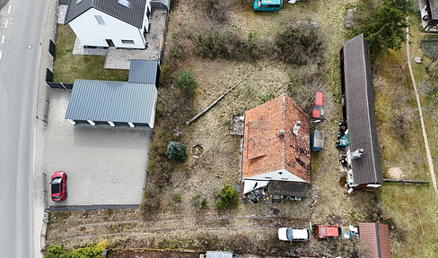 Großzügiges Grundstück (1.316 m²) in ruhiger Wohnlage von Roth – vielseitig nutzbar