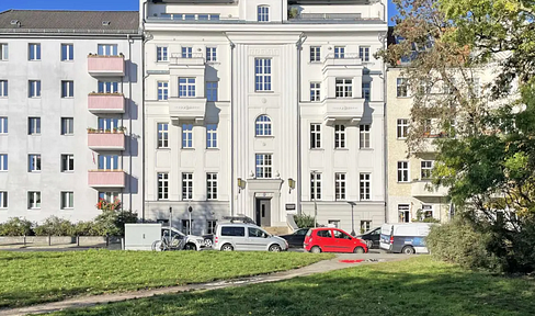 Dachgeschosswohnung mit Balkon und Terrasse