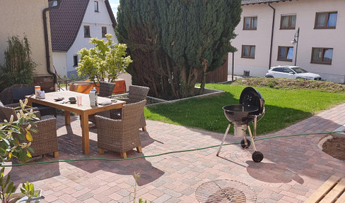 Modernisiertes Einfamilienhaus mit wunderschönem Garten und 3 Stellplätzen in ruhiger Lage