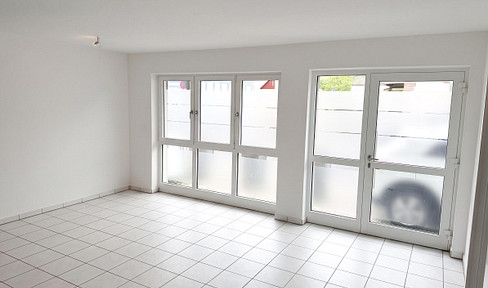 Bright, modern 1.5-room apartment with a private entrance, located in Wächtersbach.