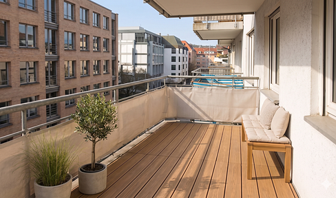 Renovierte, helle und bezugsfreie 3 Zi. Wohnung mit Weitblick (Erstbezug nach Renovierung)