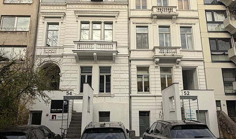 Living and working on Lousberg – 205 m² in a listed building, with 2 parking spaces.