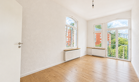 *Erstbezug* Exklusive Wohnung in sanierter Jugendstilvilla mit Garage