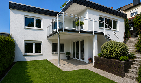 ALLES ECHT: Vollrenoviertes Reihenendhaus mit Feldblick in WI-Breckenheim