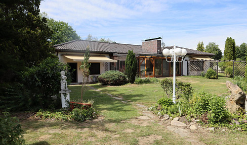 Bungalow mit Wintergarten und großem, gepflegtem Garten in Toplage, provisionsfrei