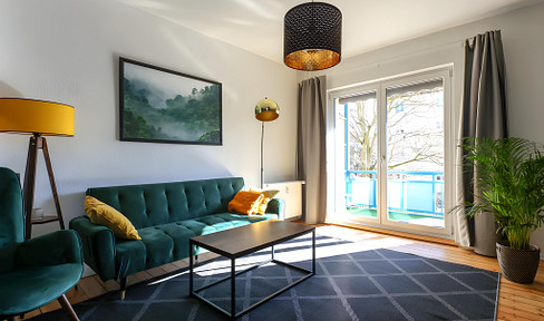 Stylish furnished! Bright 2-room apartment with a balcony in the heart of Prenzlauer Berg.