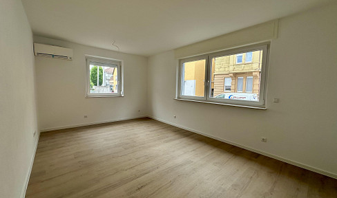 Modern living after renovation – 2-room apartment with a new fitted kitchen.