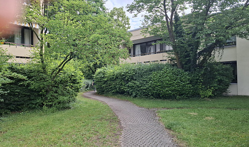 Quiet 2-room apartment - no real estate agent fees.