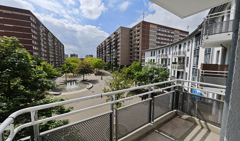 5,4 % IST-Rendite, renovierte 2 Zimmer Wohnung mit Balkon, EBK und Stellplatz