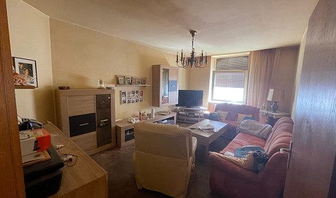 Renovierungsbedürftige, gut geschnittene 3-Zimmer-Wohnung günstig an Selbstrenovierer zu vermieten.