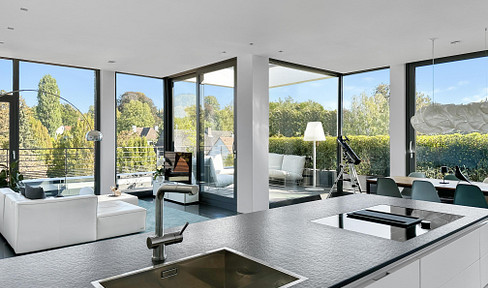 Exclusive penthouse apartment in Heilbronn-Ost, featuring a wraparound rooftop terrace.