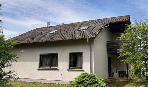 Detached single-family house in Sulzdorf a.d.L. (Rhön) – Solid construction, great potential.