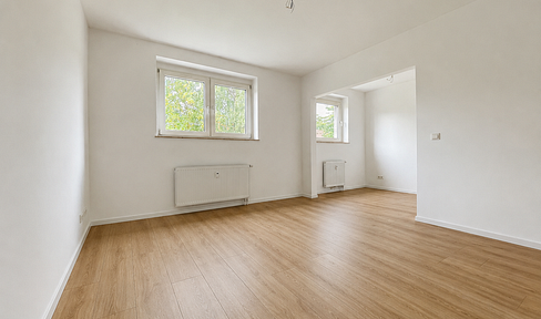 Frisch renovierte 2-Zimmer-Erdgeschosswohnung mit Tageslichtbad