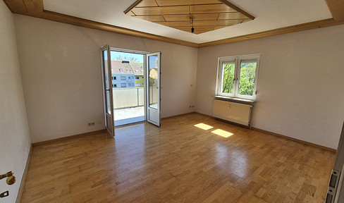 3-bedroom apartment – approximately 113 m², with a large rooftop terrace, located in the city center.