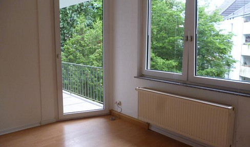 Renovated, quiet two-room apartment with balcony in Essen-Rüttenscheid.