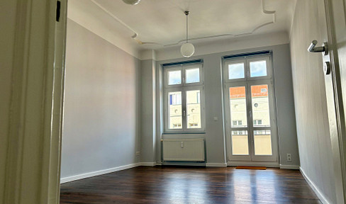 Angebotsverfahren – Besichtigung 16.–18.10. –  bezugsfrei in Prenzlauer Berg: Balkon, Stuck, Parkett