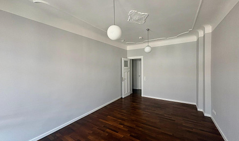 Bezugsfrei in Prenzlauer Berg: Balkon, Stuck, Parkett & Fernblick