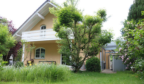 Energy-efficient architect-designed house with an idyllic garden, located on the edge of a forest – Lichtenrade.
