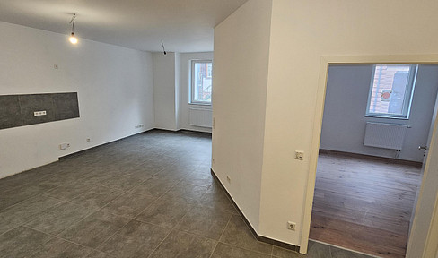Renovierte 3 Zimmer Wohnung mit 1-2 Stellplätzen