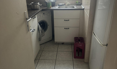 Bright room available for rent in a shared apartment in Heilbronn.