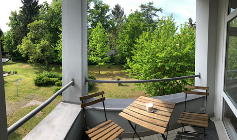 Ruhig, hell, möbliert - Apartment mit Balkon und Top-Anbindung zwischen Adlershof und Flughafen BER